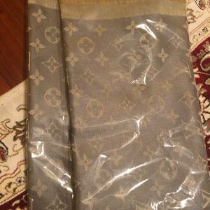LV style scarve